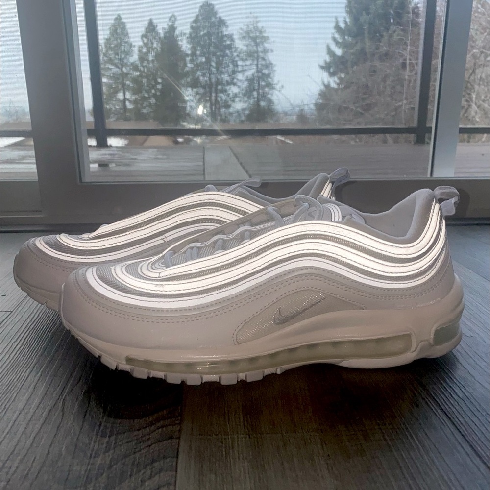 Nike Triple White Air Max 97’ women’s (fits like a size 8) size 9.5